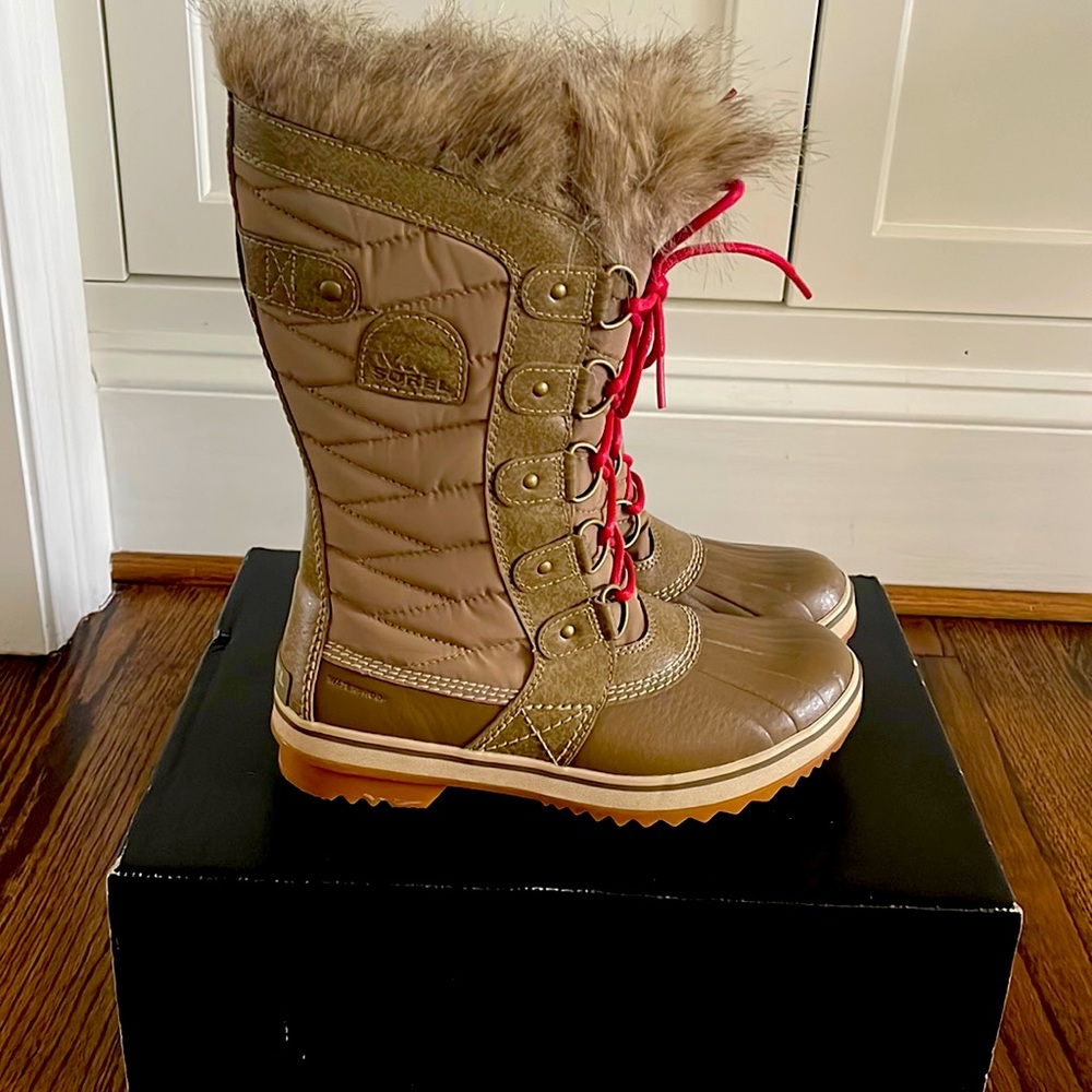 Sorel winter boots, like new
